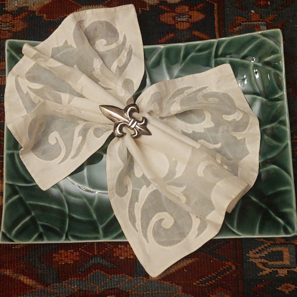 Pier 1 Napkin Rings⭐⭐⭐⭐⭐ - Picture 3 of 4